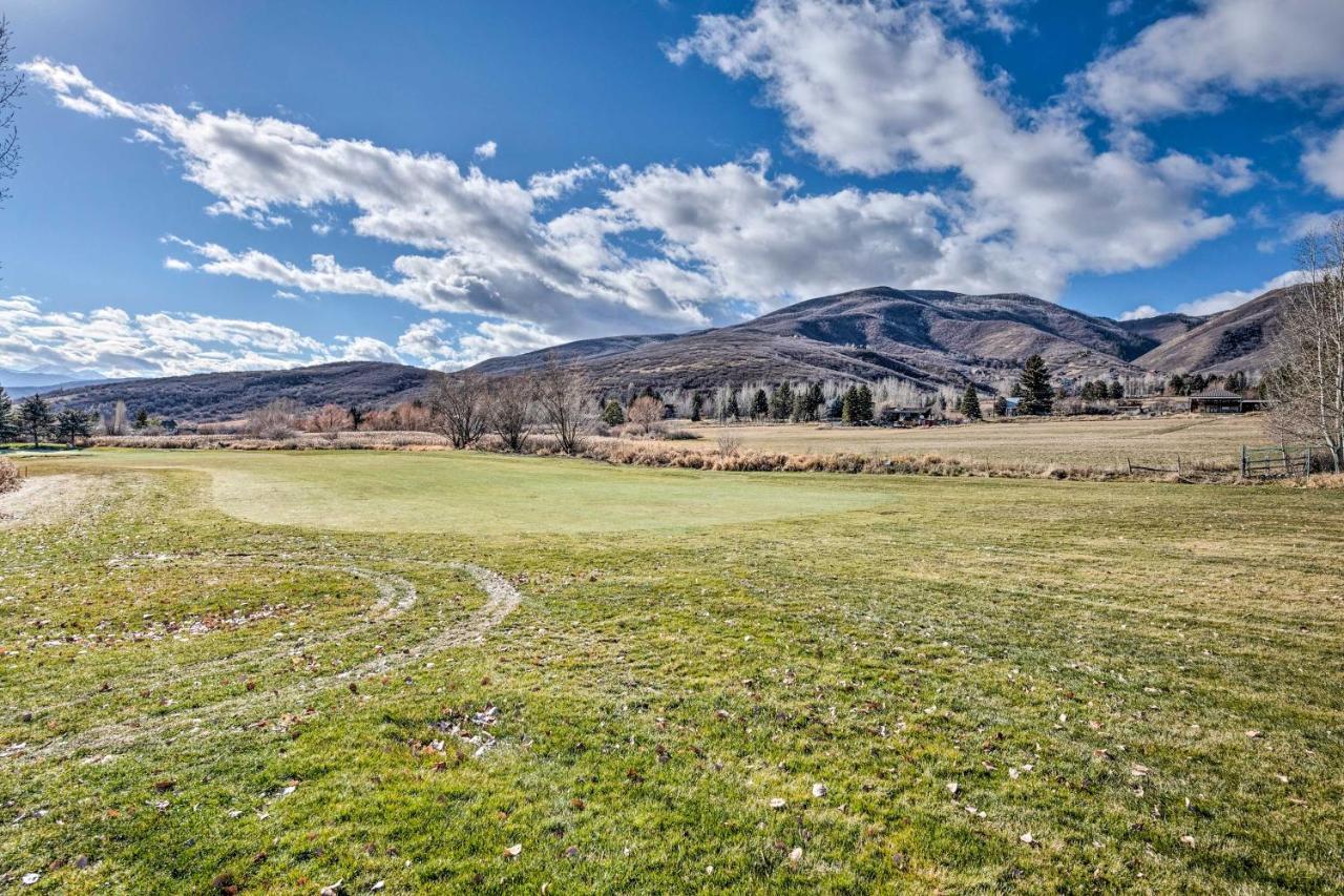 Large, Cozy Midway Studio With Mountain Views! Esterno foto